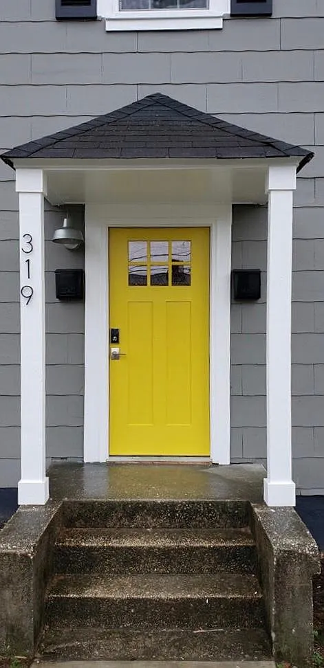 319 W Fisher Ave — Photo 2