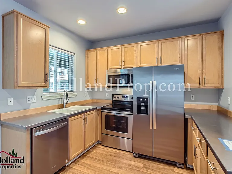 8641 NE Trafalgar Ln — Photo 6