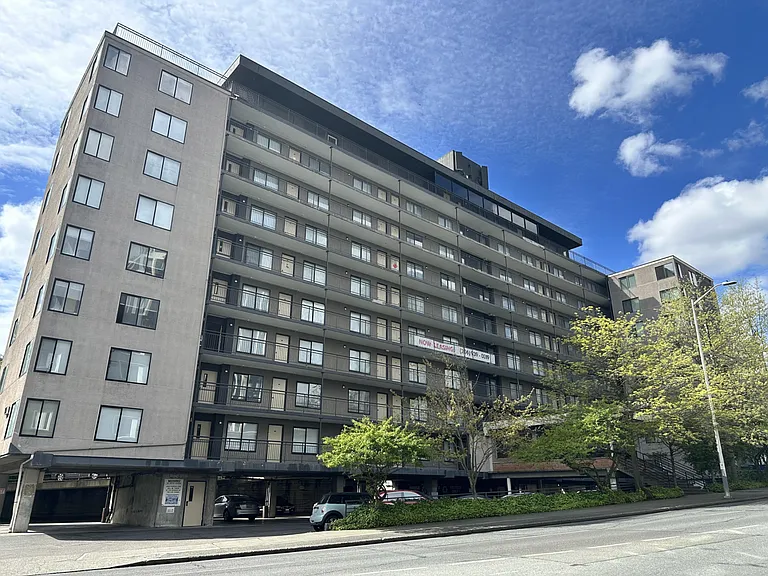 4130 11th Ave NE #1008 — Photo 12