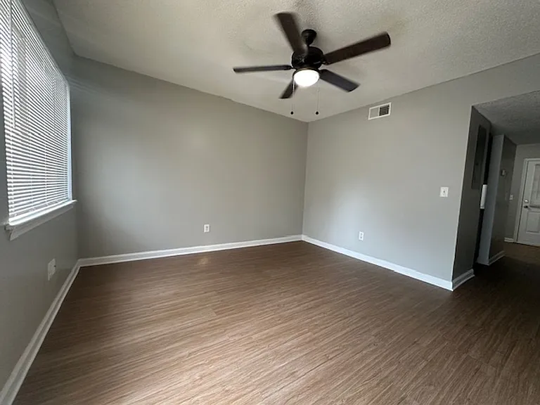 Oakview Townhomes — Photo 8