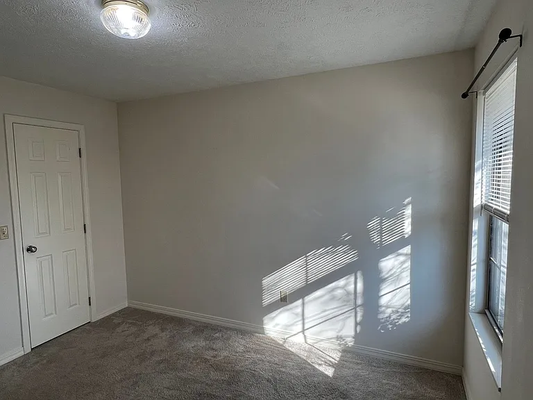 4345 S Roanoke Ave — Photo 9