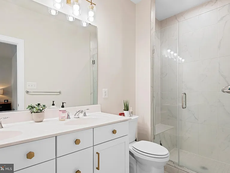 106 Albany Pl — Photo 8