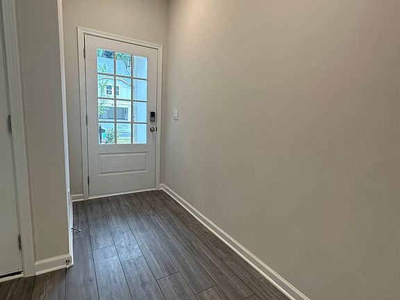 4th image of 270 Timberland Ave