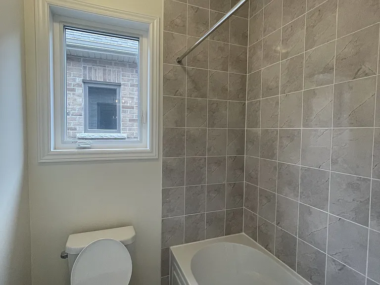 913 Rexton Dr — Photo 25