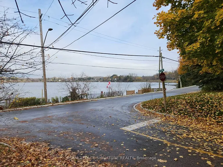 5749 Lakeshore Rd #2 — Photo 15