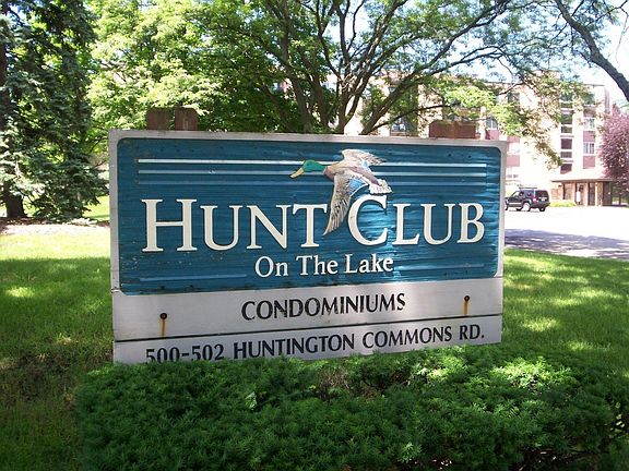 2nd image of 1101 S Hunt Club Dr APT 208