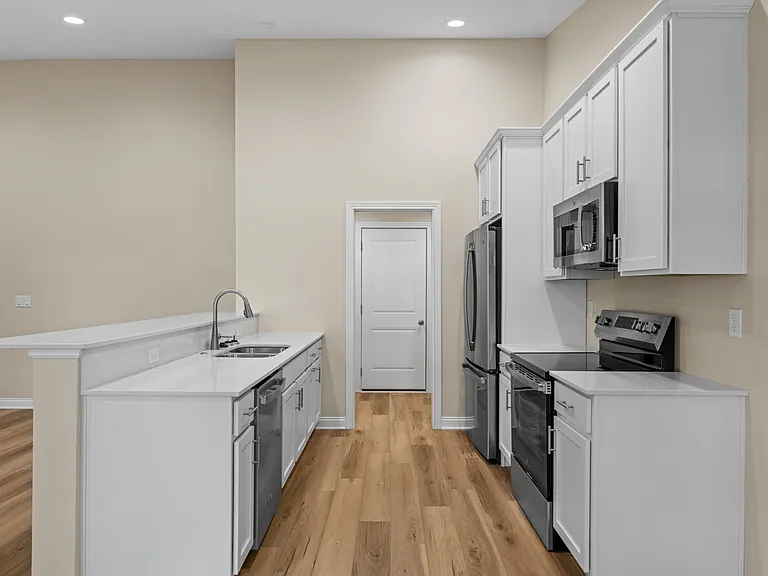 1562 Lincoln Ave — Photo 12