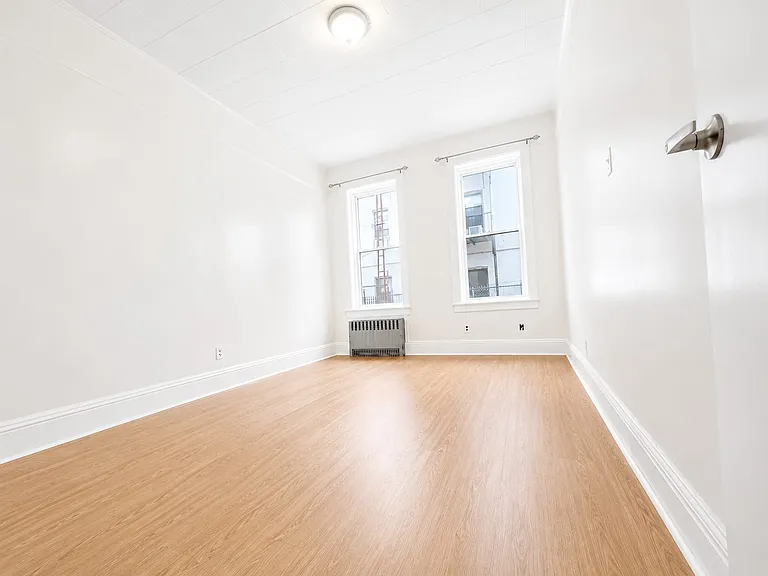1616 64th St #2R — Photo 2