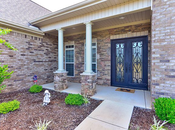 2nd image of 206 Heritage Mill Dr