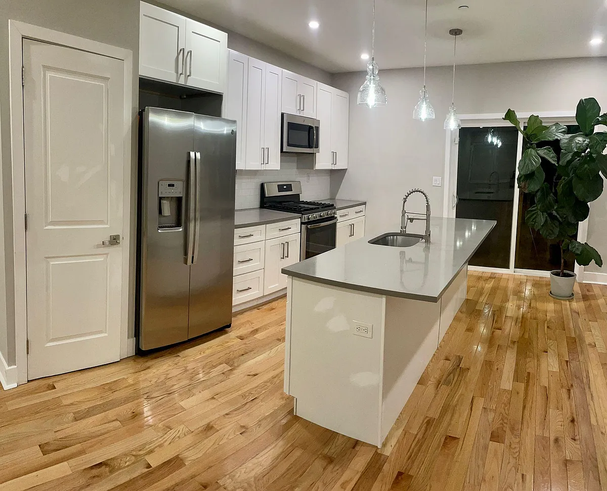 Kitchen - 3359 Tulip St