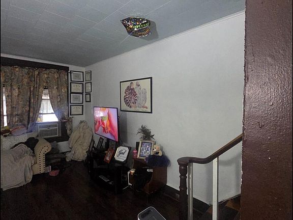 3rd image of 42 N 28th St
