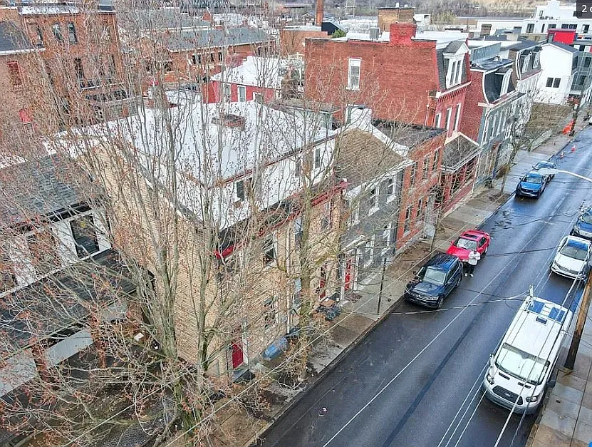 Building Photo - 244 1/2 38th St