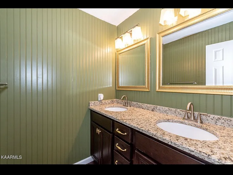 304 Olympia Dr #304 — Photo 12