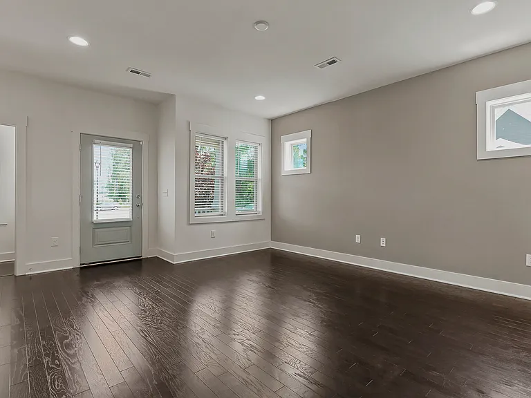 6260 Taylor Rd — Photo 6