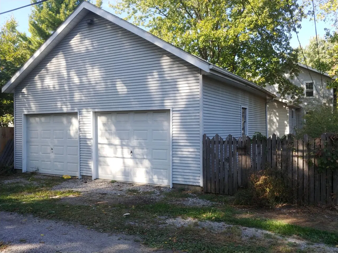 3 bed, 1.5 bath, 1579 sqft, $1,975 — Photo 3