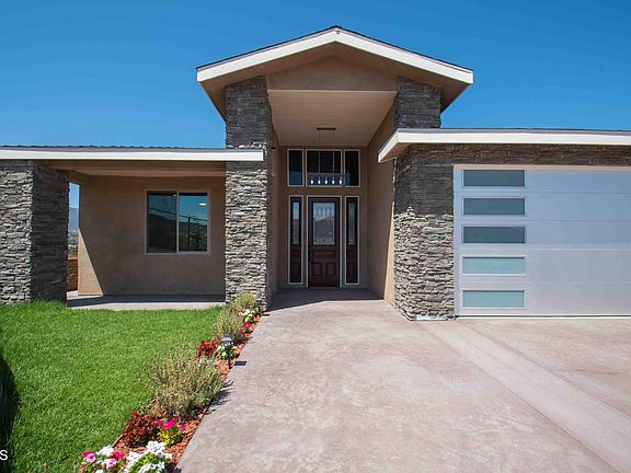 3rd image of 18530 Ambrosio Cir