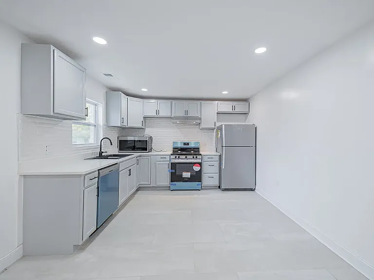 830 Market St — Photo 4