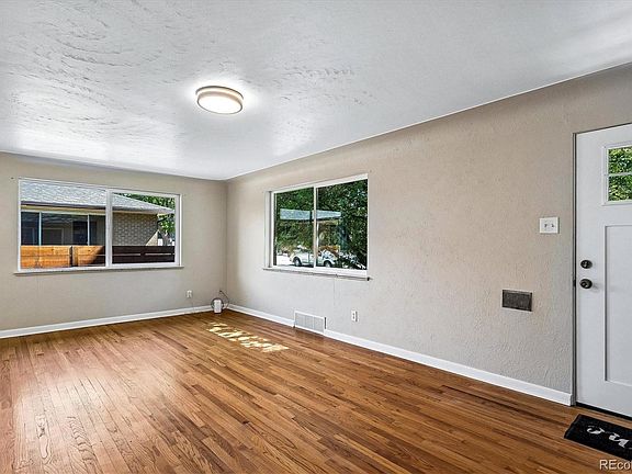 4th image of 323 Irving Street