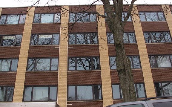 2nd image of 5915 W Gunnison St APT 5A