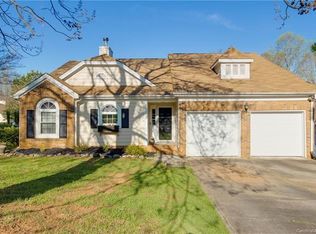 7112 Oakspring Ct, Charlotte, NC 28273