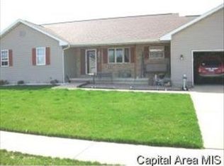 2307 Magnolia Dr, Jacksonville, IL 62650