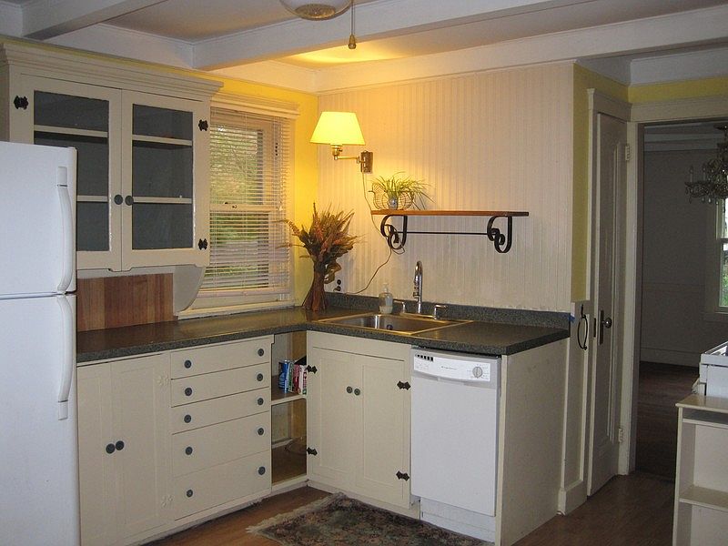 2nd image of 10 Washington Rd