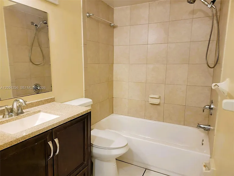 307 S Ocean Dr #B — Photo 7