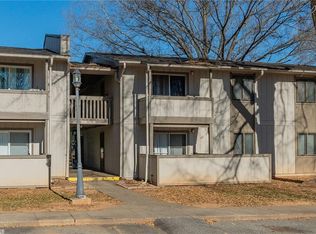 2240 Sunderland Rd APT 65N, Winston Salem, NC 27103