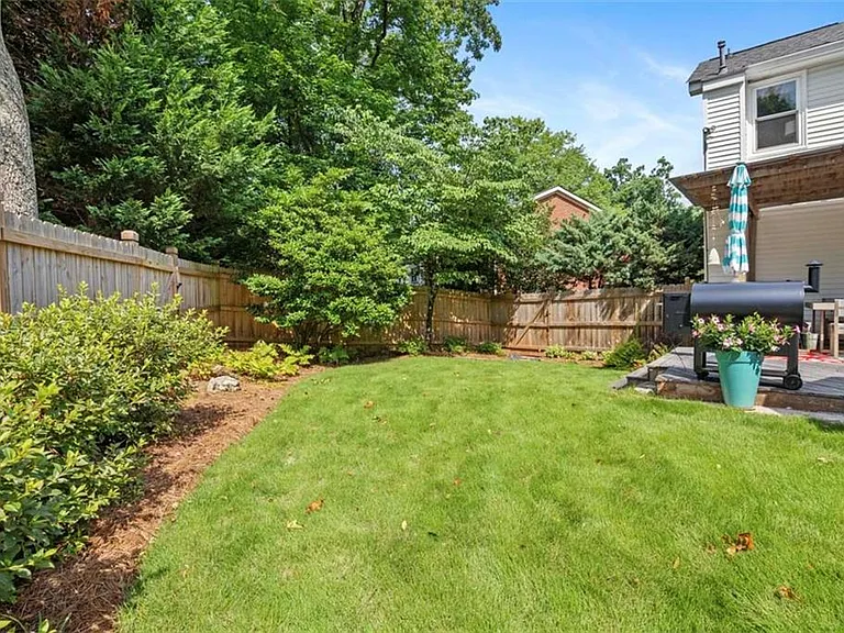 1213 Club Walk Dr NE — Photo 17