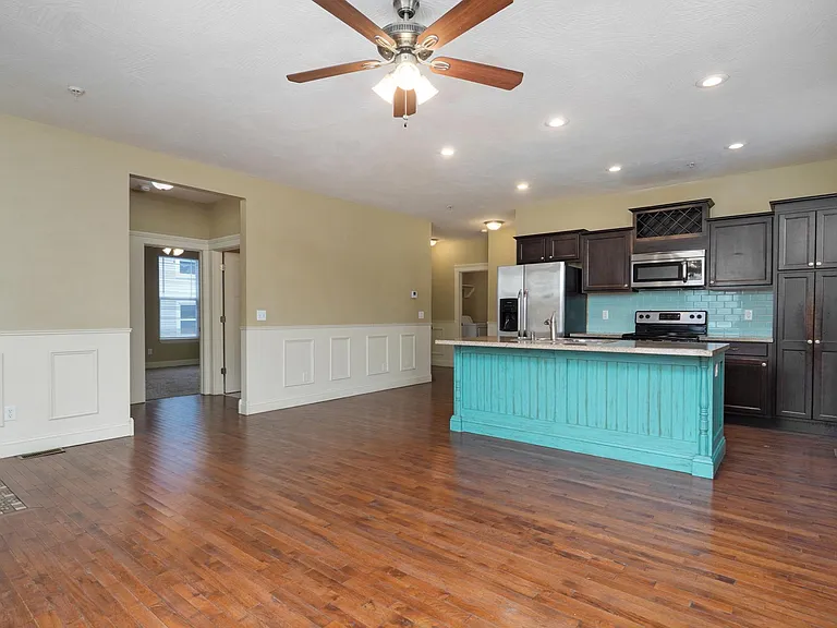 1040 E Walnut St #D — Photo 4