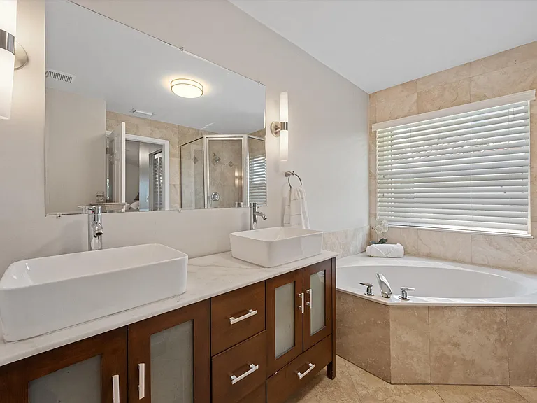1871 Corsica Dr — Photo 26