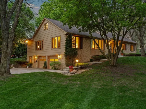 404 22nd St NW, Austin, MN 55912