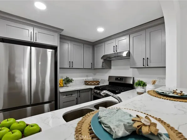 600 W 3rd St APT A220, Santa Ana, CA 92701