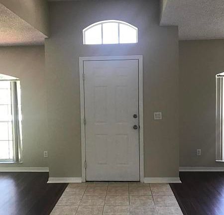 4th image of 829 Saint Michel Dr