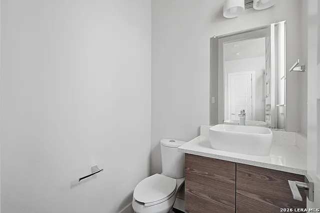 1817 N Saint Marys St #502 — Photo 19