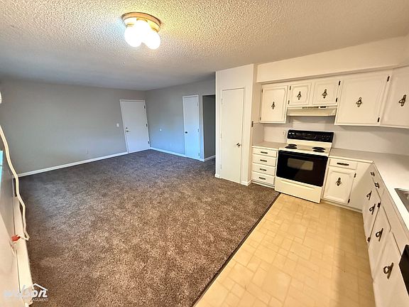 4th image of 1113 S 18th Ave #C