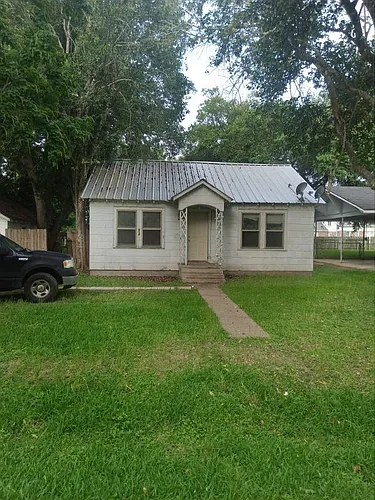 818 Merry Ln Photo 1
