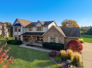 9333 W Stanford Ct, Mequon, WI 53097