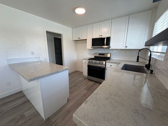 5th image of 401 Sunflower Ave #401