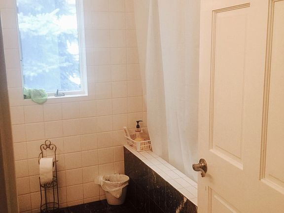 5th image of 27 Glen Park Ave