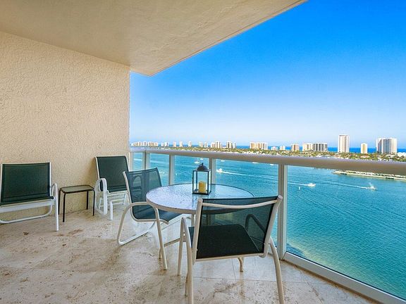 5th image of 2640 Lake Shore Dr Unit 1712
