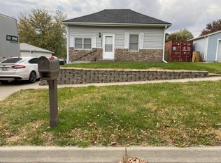 2617 NW 9th St, Lincoln, NE 68521