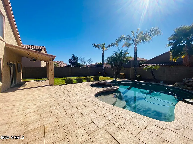 7203 W Irma Ln — Photo 31