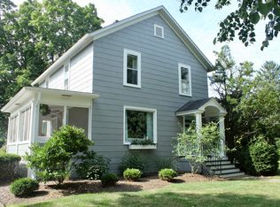 85 Center St, Crystal Lake, IL 60014