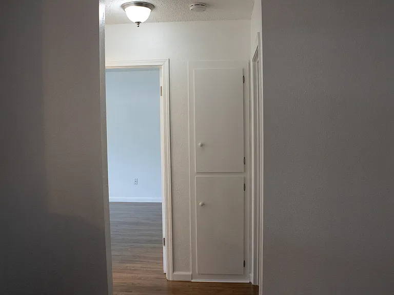 400-406 NE 63rd Ave #402 — Photo 12