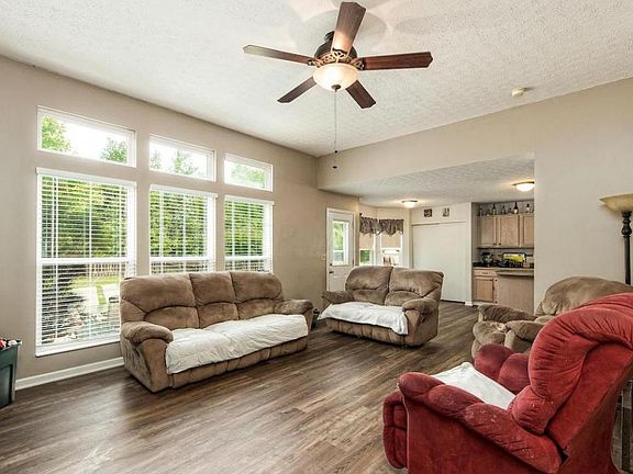 5th image of 8498 Amarillo Dr