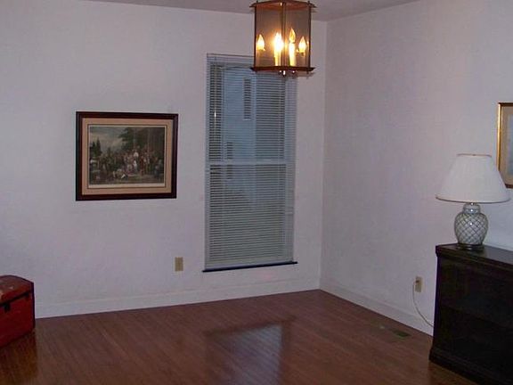 4th image of 661 Hiddenwood Ct