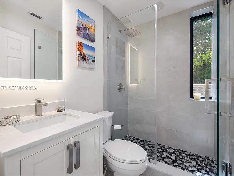 SW 144th St — Photo 15