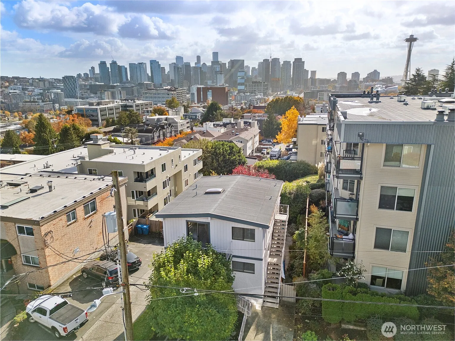 561 Lee Street photo 1