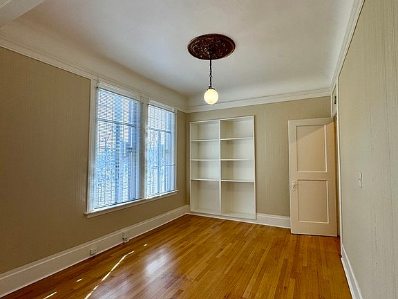 3rd image of 586 Church St
